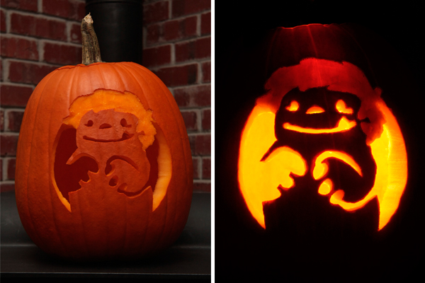 We decided to carve our pumpkin with the likeness of our favorite little monster: Gronk. If you're not familiar with Gronk, its a webcomic drawn by Katie Cook. The entire story is beyond cute. Gronk Comic.